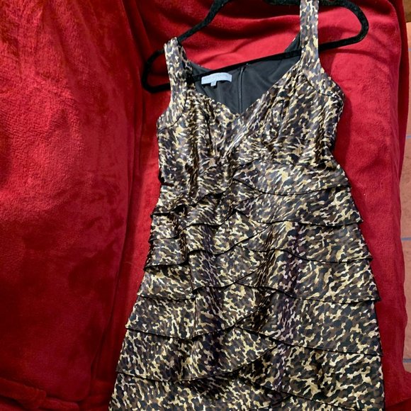 Maggy London Dress, Brown, black & gold print, Size 4, Under knee, All lining.LN - Picture 10 of 13